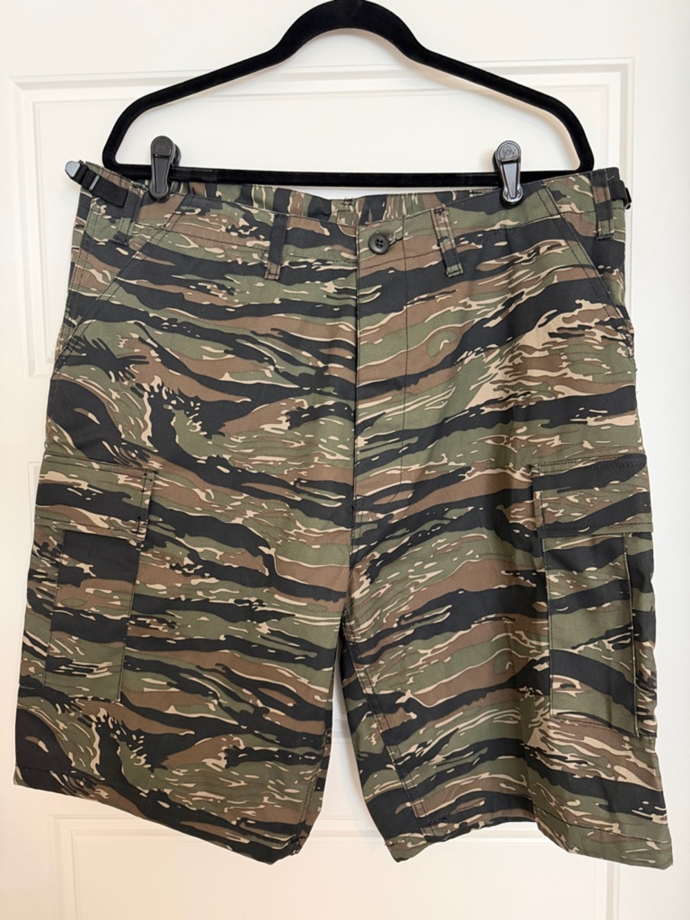 In4mation Tiger Stripe Cargo Shorts - Green Camo